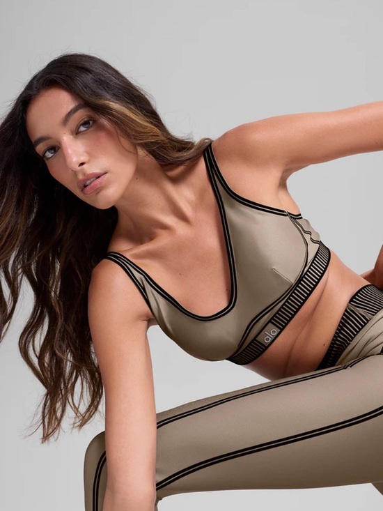 ALO Yoga Other - ALO Yoga Women's Airlift Line Up Bra in Gravel